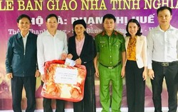 Bàn giao nhà tình nghĩa cho vợ liệt sĩ ở Hà Tĩnh