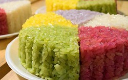 Xôi, bánh sắc màu đắt khách trong ngày rằm tháng Giêng 