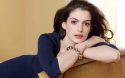Xem Anne Hathaway 'thất tình rồi giải cứu thế giới'