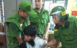 Đưa kẻ ‘ngáo đá’ dùng hung khí uy hiếp mẹ vào trại cai nghiện