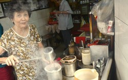 Đến quán cô Ba uống cà phê vợt
