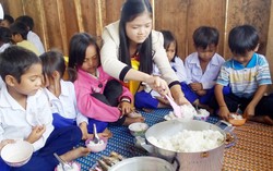 Tăng cường kiểm tra, giám sát việc phân phối gạo hỗ trợ cho học sinh