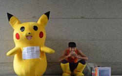 Cha mặc đồ pikachu quyên tiền cứu con gái bị máu trắng