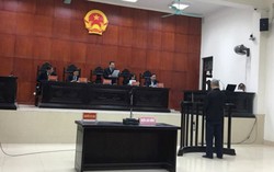 Tổ trưởng dân phố quanh co chối tội hiếp dâm bé gái nhiều lần