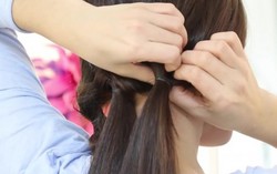 Tóc đuôi ngựa buộc thấp dễ thương