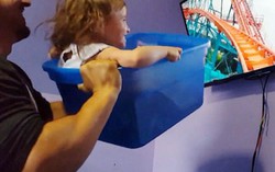 Không đủ tiền đi công viên, bố tự chế tàu lượn cho con gái