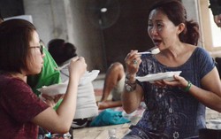 Cư dân chung cư Carina bất ngờ với việc dừng hỗ trợ 300.000 đồng/ngày