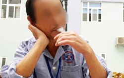 Bệnh nhân ung thư vẫn vô tư hút thuốc trong bệnh viện