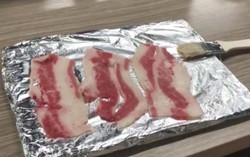 'Thánh ăn văn phòng' nướng thịt bằng bàn là