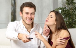 Chồng thú nhận yếu sinh lý, tránh gần gũi vợ suốt 1 năm