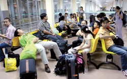 Máy bay chậm, hủy chuyến, hành khách được bồi thường, phục vụ ăn uống
