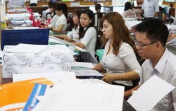 Cải cách tiền lương để công chức không phải 'chân trong chân ngoài'