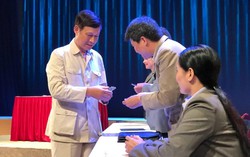 NSƯT Tiến Hợi trở lại với vai diễn Bác Hồ