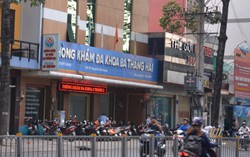 Phòng khám có bác sĩ Trung Quốc tại TP.HCM giảm hơn một nửa