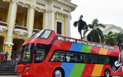 Dạo phố Hà Nội bằng xe buýt mui trần