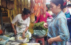 Nhiều đặc sản “độc, lạ” có mặt tại thị trường Tết TPHCM