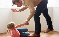 Pháp thông qua luật cấm trừng phạt bạo lực đối với trẻ em