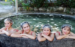 Kỳ thú Suối khoáng nóng Bình Châu