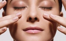 Mặt hết sưng phù sau khi ngủ dậy