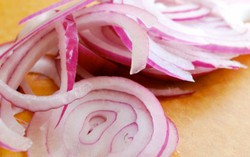 Hành tây có nhiều công dụng lạ mà bạn chưa biết
