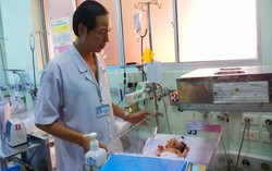 Cứu thành công bé gái sơ sinh nặng 2,1kg mang khối bướu quái 3,1kg
