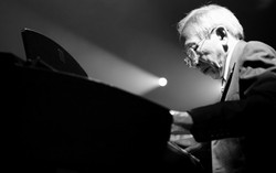 Nhạc sĩ Nguyễn Ánh 9: Một phím ngà tử tế