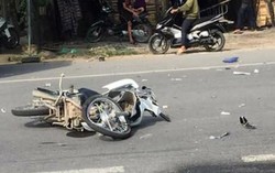 2 mẹ con đi xe máy tử vong trong vụ va chạm với ôtô lúc sáng sớm