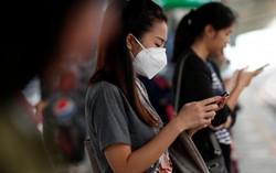 Sau vụ cháy công ty Rạng Đông, người Hà Nội tìm mua các sản phẩm phòng độc