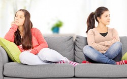 Cách ‘dụ’ con tuổi teen giao tiếp với bố mẹ
