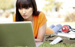 Hộp email tố cáo người chồng phản bội