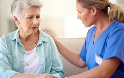 Ngủ không sâu giấc là dấu hiệu sớm của chứng Alzheimer