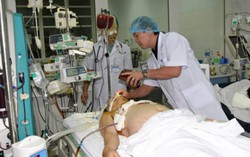 Bảo vệ bệnh viện bị người nhà bệnh nhi đâm đã tử vong 