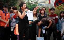 Thái Thùy Linh xuống phố vì trẻ tự kỷ