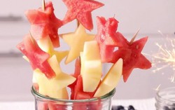 Món ăn vặt từ dưa hấu bổ sung nước cho trẻ ngày hè