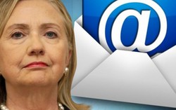 Bà Hillary được 'giải oan' trước giờ G 