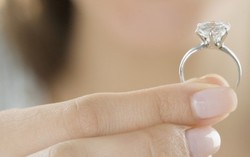 Nuối tiếc tình cũ làm tan vỡ tình mới
