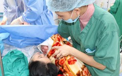 Truyền ối nuôi sống thành công thai nhi 25 tuần tuổi