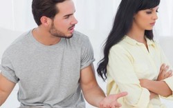 Tận tâm chăm sóc gia đình mà ngày nào chồng cũng chửi