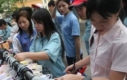 Nhóm nữ quái 'hai ngón' làm công nhân khiếp sợ
