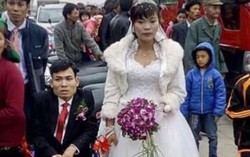 Cô dâu đẩy xe lăn cho chú rể trong 'đám cưới cổ tích'