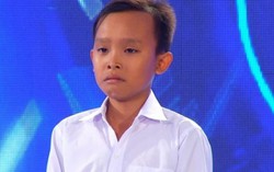 Xem lại màn trình diễn gây nghẹn ngào của ‘cậu bé hát đám cưới’ 
