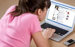 Sống "ảo", nghiện Facebook khiến bạn rất dễ mắc bệnh tâm thần