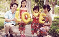 Bé 5 tuổi đã biết vào bếp