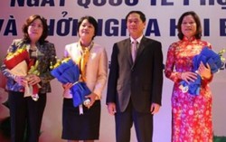 Phụ nữ ngoại giao:“Tận tụy, sắc sảo, quyết đoán, nhân hậu, giỏi giang”