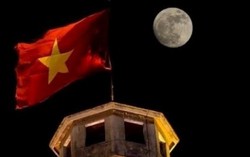 Cộng đồng mạng chia sẻ ảnh siêu trăng tại Việt Nam