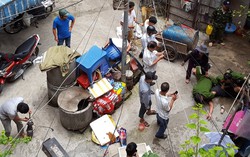 Công an ‘tay không' đến chỉ đạo phá đường ống nước: 'Nếu sai, tôi chịu trách nhiệm!'