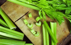 Tăng cường sinh lực nhờ dược thiện cần tây