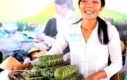Con học yêu thương từ vị bánh tét mẹ làm