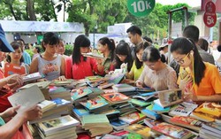 NXB Phụ nữ ‘xả' kho sách giá từ 5.000 đồng
