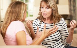 Bất lực khi con gái yêu người đàn ông gia trưởng, từng ly dị